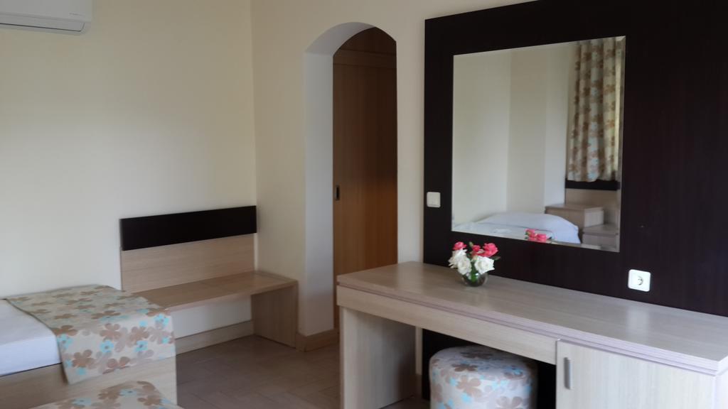 Club Nimara Beach Resort Hotel Μαρμαρίς Δωμάτιο φωτογραφία